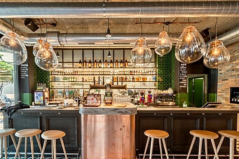 Özgün Cafeler için Bar Masaları.